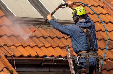 Démoussage et hydrofuge de toiture à Trébabu