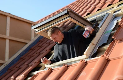 Pose de fenêtres de toit Velux à Trébabu